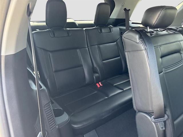 Photo of 2024 Oxford White Ford Explorer