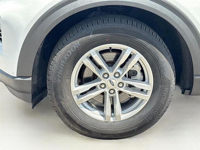 Photo of 2024 Oxford White Ford Explorer