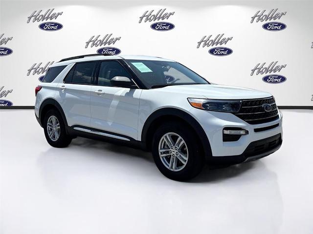 Photo of 2024 Oxford White Ford Explorer