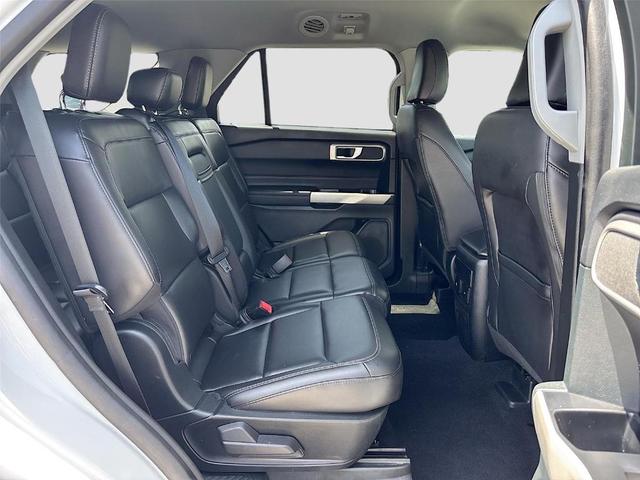 Photo of 2024 Oxford White Ford Explorer