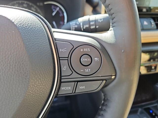 Photo of 2019 White Toyota RAV4