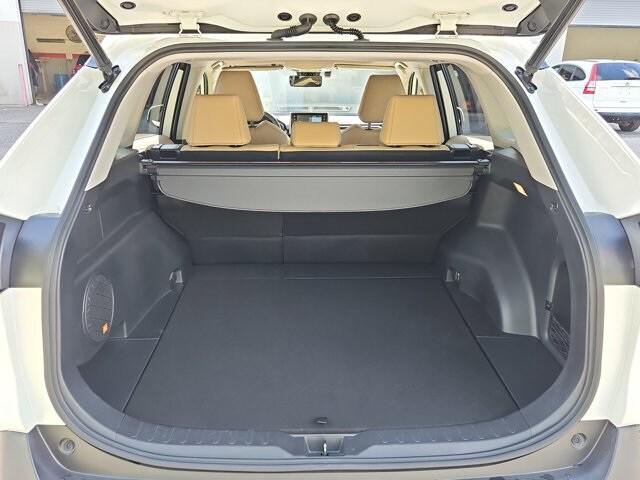 Photo of 2019 White Toyota RAV4