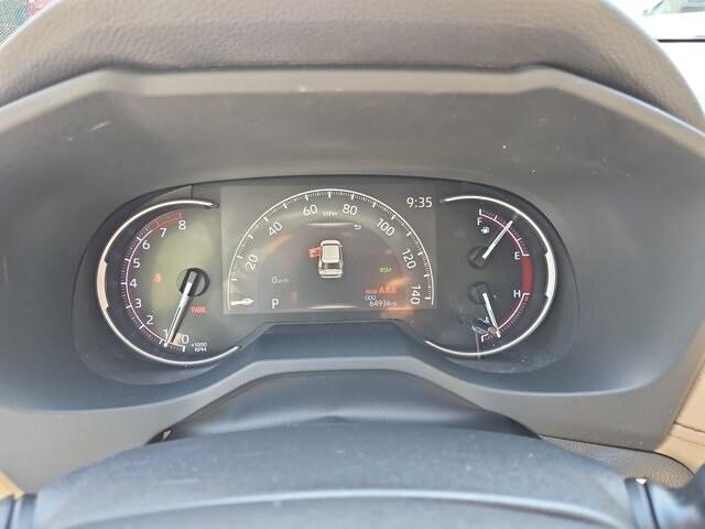 Photo of 2019 White Toyota RAV4