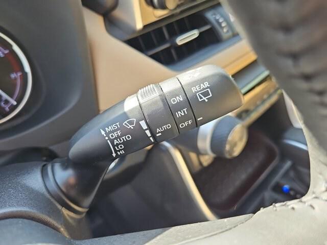 Photo of 2019 White Toyota RAV4