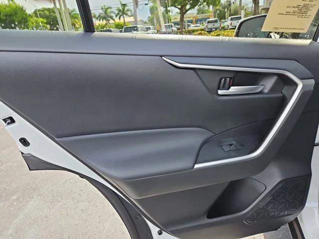 Photo of 2025 Ice Cap Toyota RAV4 Hybrid