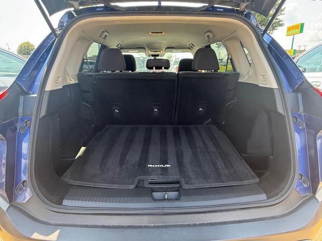 Photo of 2022 Caspian Blue Nissan Rogue
