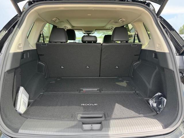 Photo of 2025 Black Nissan Rogue