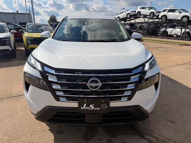 Photo of 2026 Everest White P Nissan Rogue