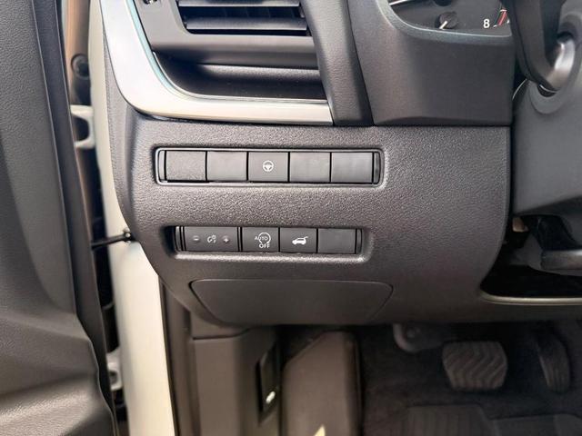 Photo of 2026 Everest White P Nissan Rogue