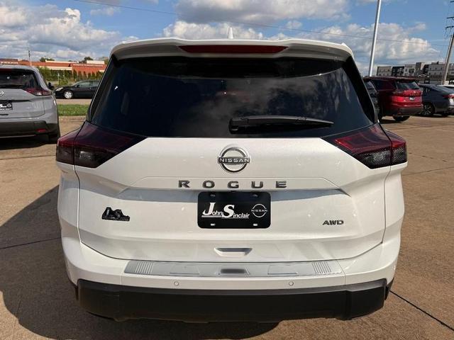 Photo of 2026 Everest White P Nissan Rogue