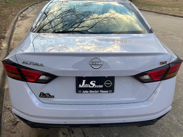 Photo of 2025 Gray Sky Pearl Nissan Altima