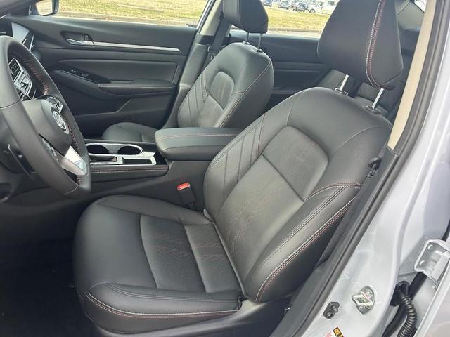 Photo of 2025 Gray Sky Pearl Nissan Altima