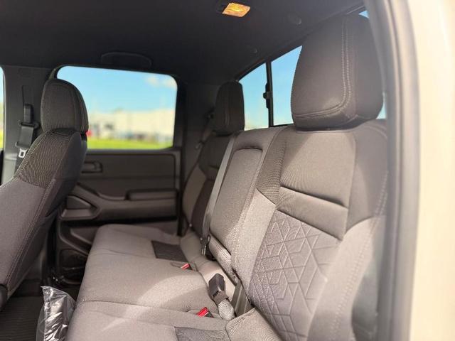 Photo of 2026 Glacier White Nissan Frontier