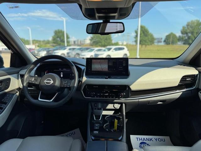 Photo of 2024 Black Nissan Rogue