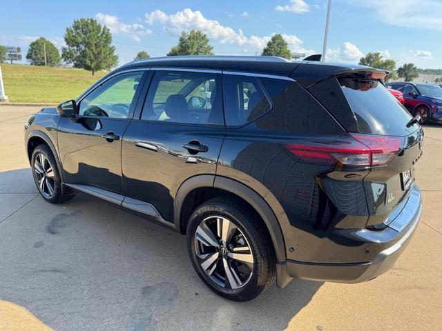 Photo of 2024 Black Nissan Rogue