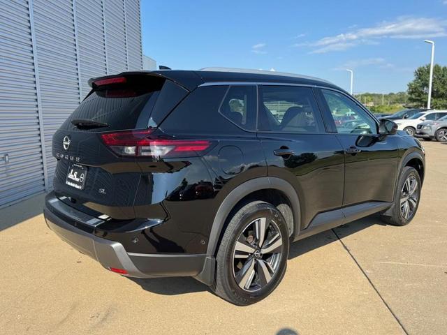 Photo of 2024 Black Nissan Rogue