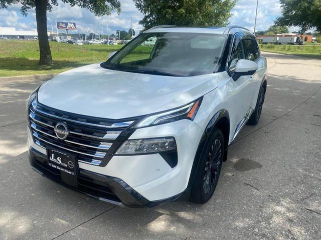 Photo of 2025 Everest White P Nissan Rogue