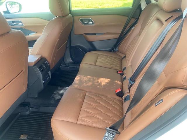 Photo of 2025 Everest White P Nissan Rogue