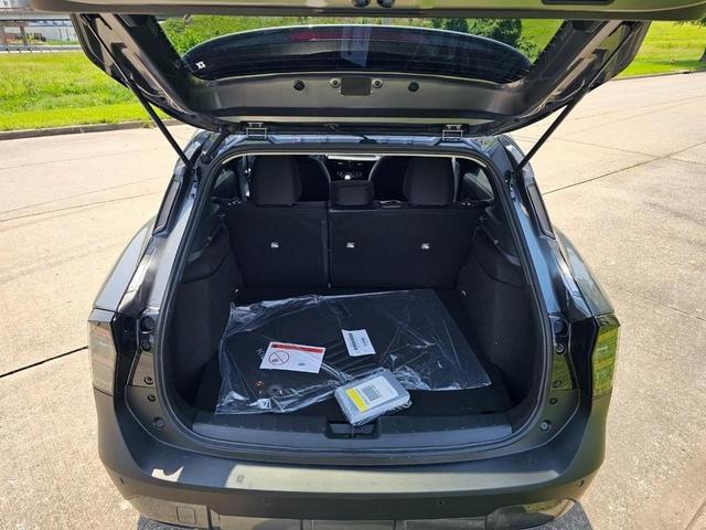 Photo of 2025 Gun Metallic Nissan Kicks