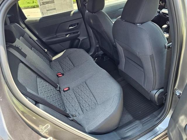 Photo of 2025 Gun Metallic Nissan Kicks