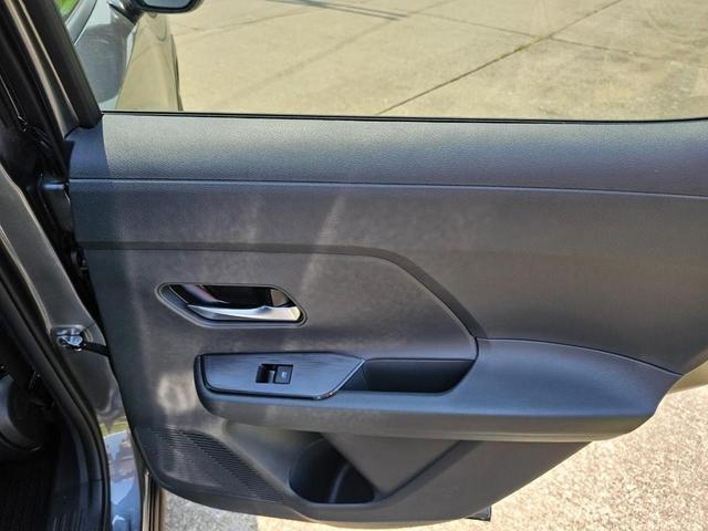 Photo of 2025 Gun Metallic Nissan Kicks