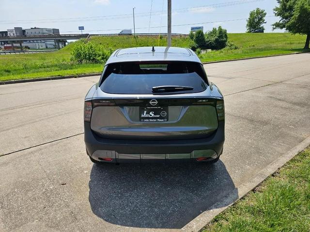 Photo of 2025 Gun Metallic Nissan Kicks