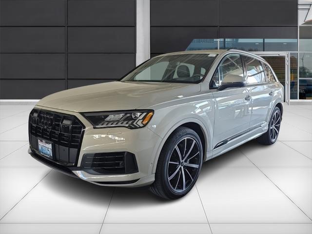 Photo of 2024 Vicuna Beige Metallic Audi Q7