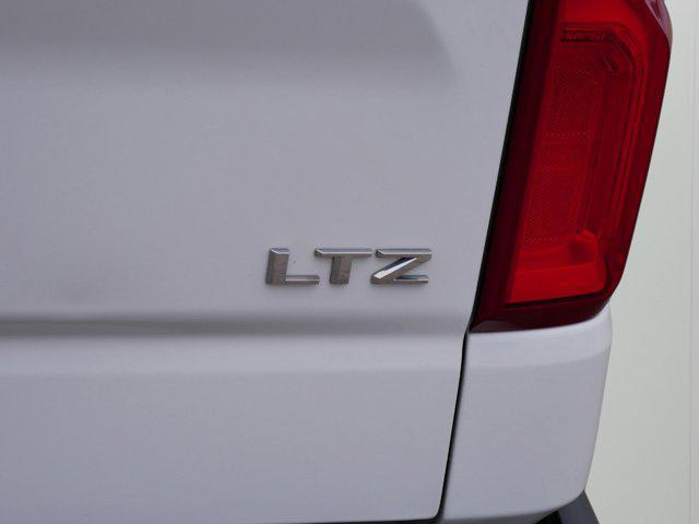 Photo of 2019 Summit White Chevrolet Silverado 1500