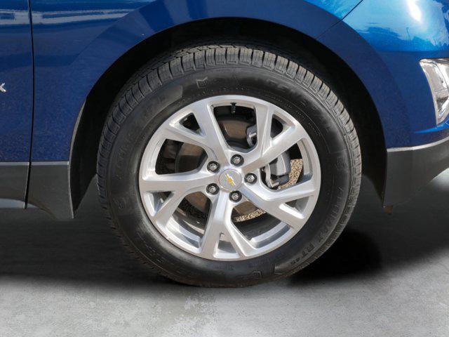 Photo of 2021 Pacific Blue Metallic Chevrolet Equinox