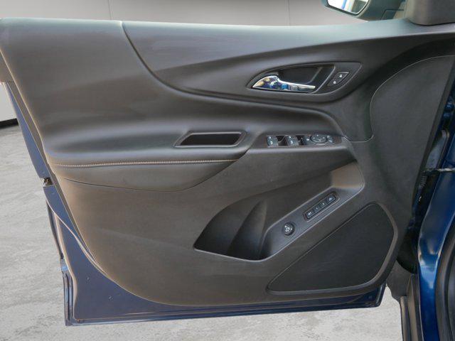 Photo of 2021 Pacific Blue Metallic Chevrolet Equinox