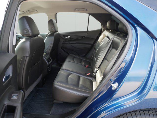Photo of 2021 Pacific Blue Metallic Chevrolet Equinox