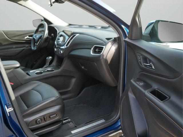 Photo of 2021 Pacific Blue Metallic Chevrolet Equinox