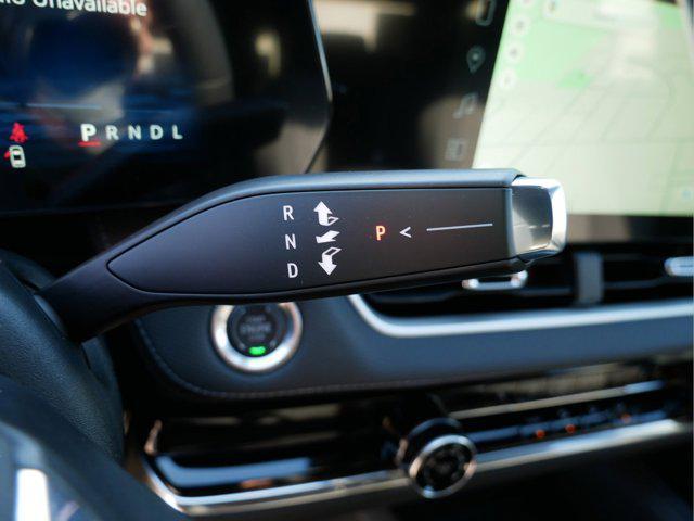 Photo of 2025 Summit White Chevrolet Equinox