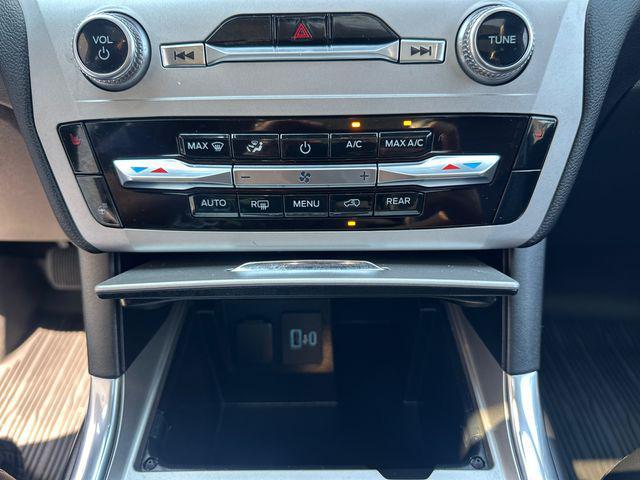 Photo of 2023 Carbonized Gray Metallic Ford Explorer