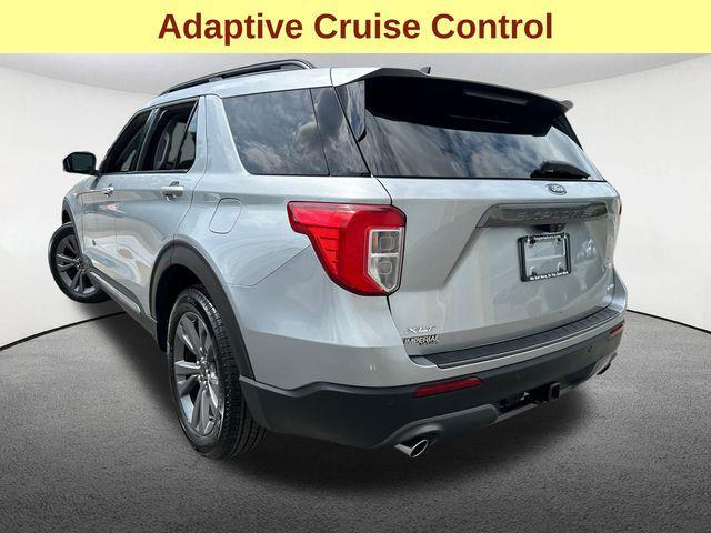 Photo of 2022 Iconic Silver Metallic Ford Explorer