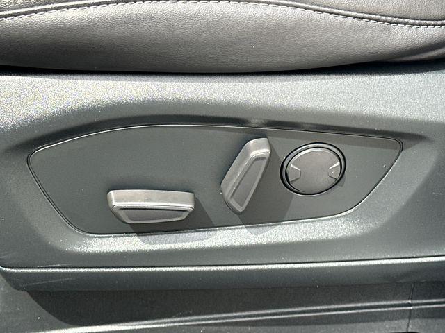 Photo of 2022 Iconic Silver Metallic Ford Explorer