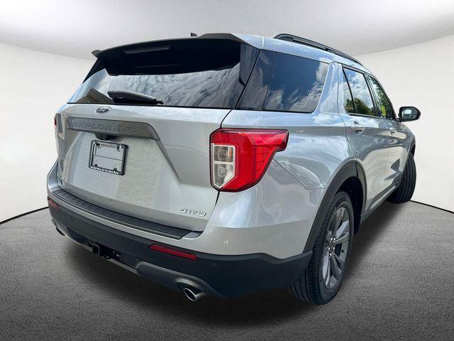 Photo of 2022 Iconic Silver Metallic Ford Explorer