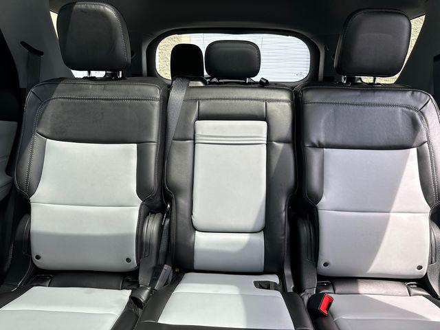 Photo of 2022 Iconic Silver Metallic Ford Explorer