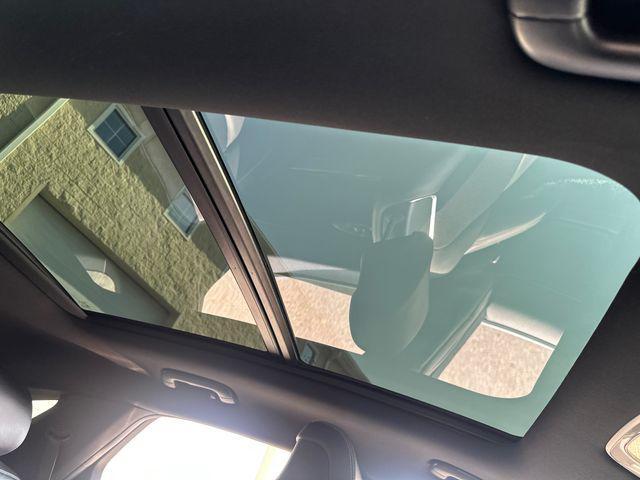 Photo of 2024 Vik Black Genesis GV70