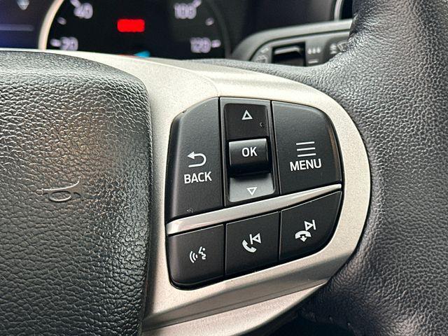 Photo of 2023 Iconic Silver Metallic Ford Explorer