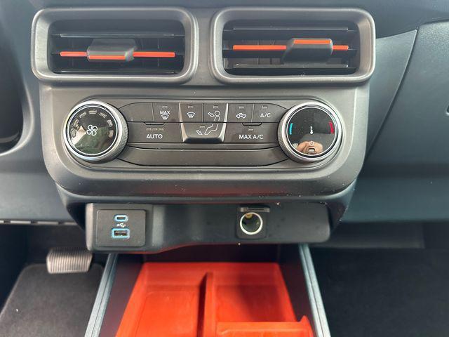 Photo of 2024 Hot Pepper Red Metallic Tinted Clearcoat Ford Maverick