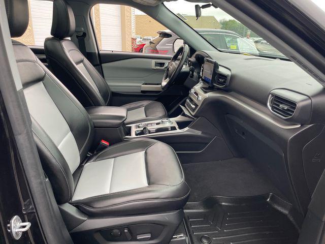 Photo of 2022 Agate Black Metallic Ford Explorer