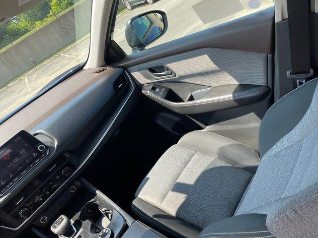 Photo of 2022 Caspian Blue Metallic Nissan Rogue