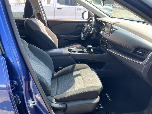 Photo of 2022 Caspian Blue Metallic Nissan Rogue