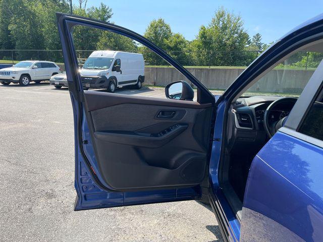 Photo of 2022 Caspian Blue Metallic Nissan Rogue