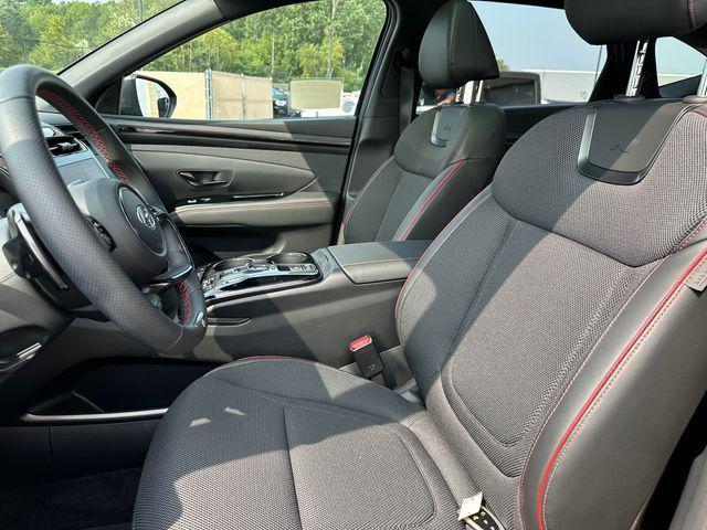 Photo of 2024 Black Pearl Hyundai TUCSON Hybrid