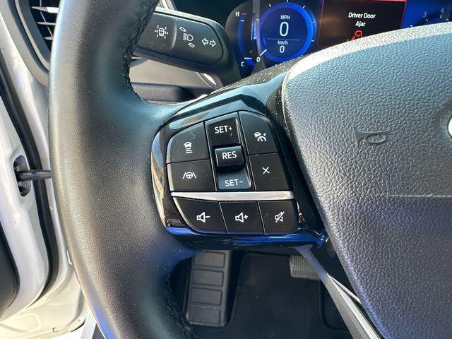 Photo of 2022 Oxford White Ford Escape