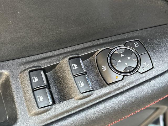 Photo of 2022 Agate Black Metallic Ford Edge