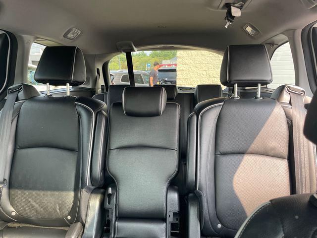 Photo of 2023 Platinum White Pearl Honda Odyssey