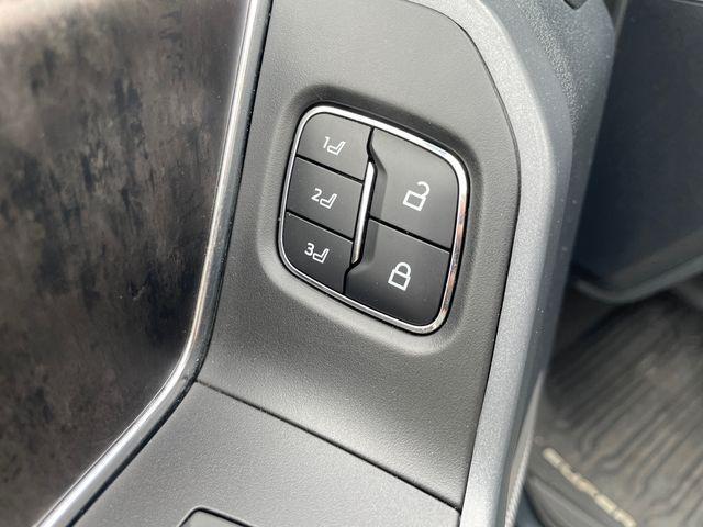 Photo of 2023 Agate Black Metallic Ford F-350